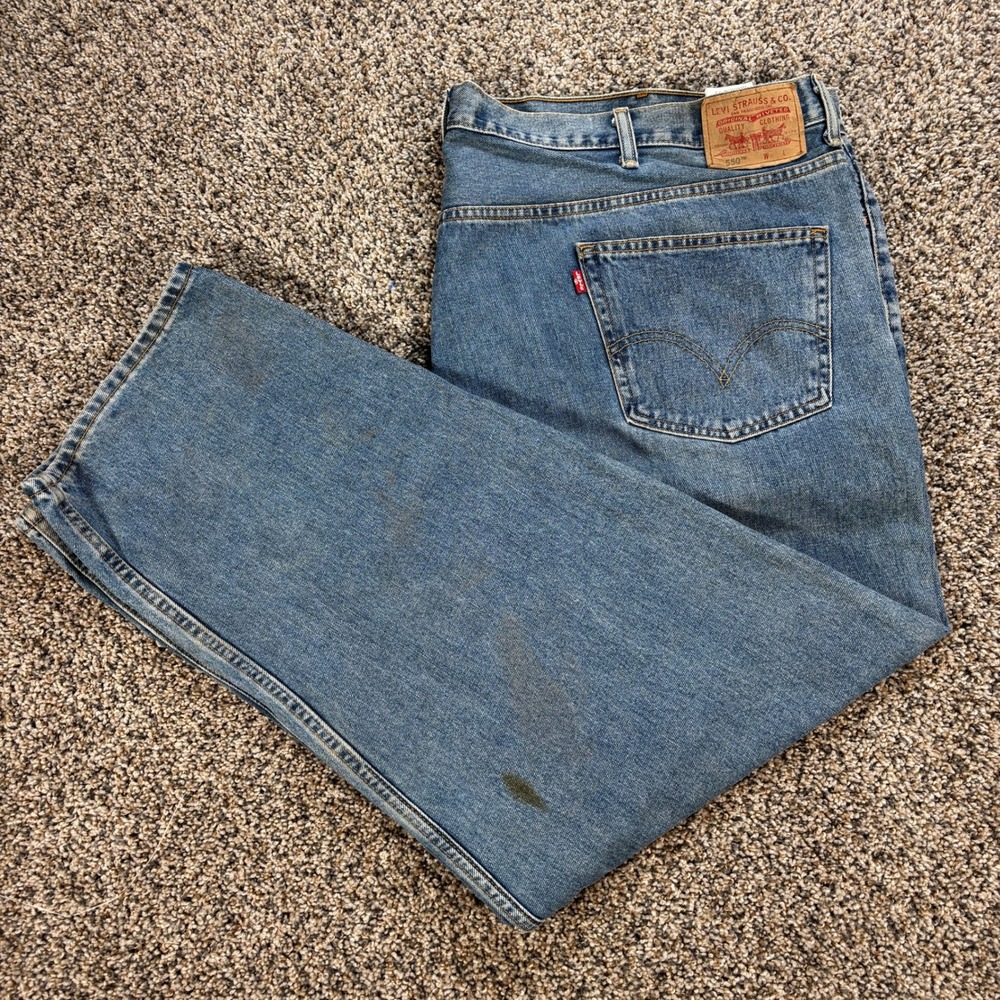 Levis 550 Relaxed Fit Jeans Men's 52x32 Blue Denim Medium Wash Tapered Leg